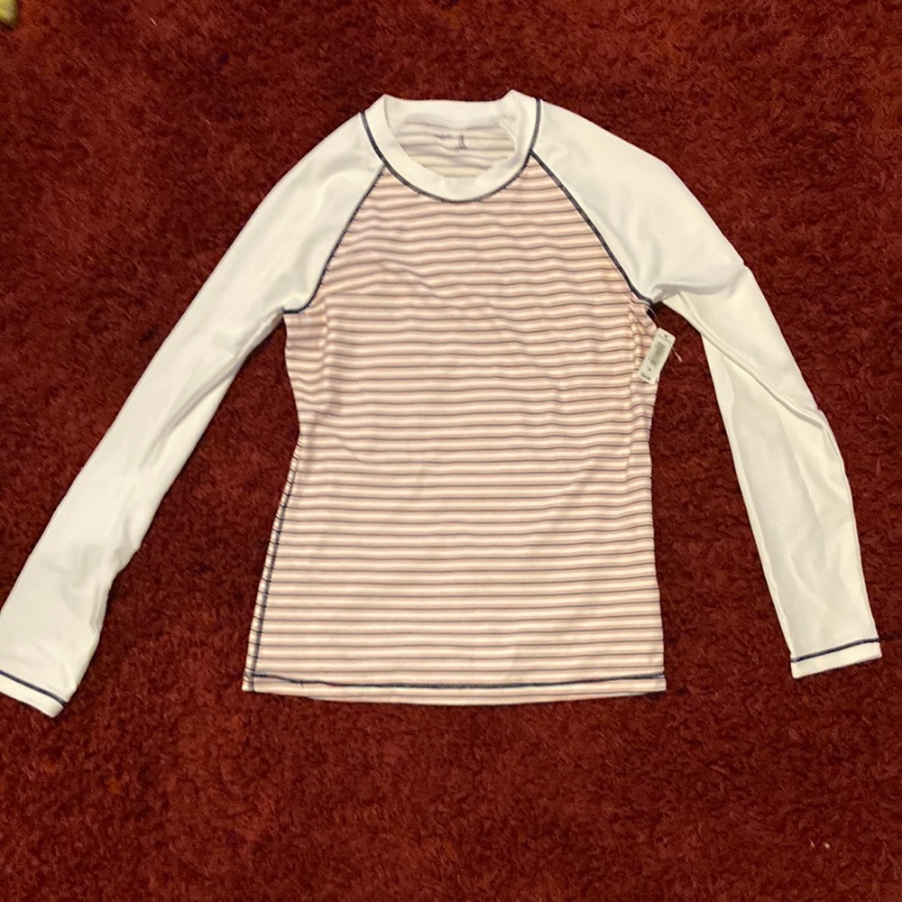 NWT Gap Body Rash Guard